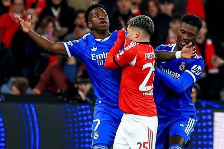 Gianluca Prestianni treo giò 6 trận vì kỳ thị đồng tính Vinicius Jr