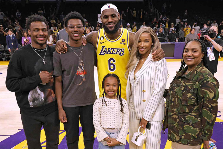 Gia đình Lebron James cùng vợ và các con