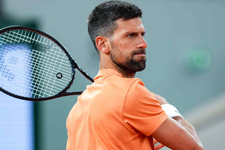 Novak Djokovic tập trung cao độ trong trận đấu kéo dài hơn 3 giờ tại Roland Garros 2026