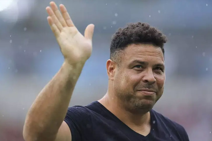 Ronaldo Nazário - “cơn bão truyền thông” tại Brazil