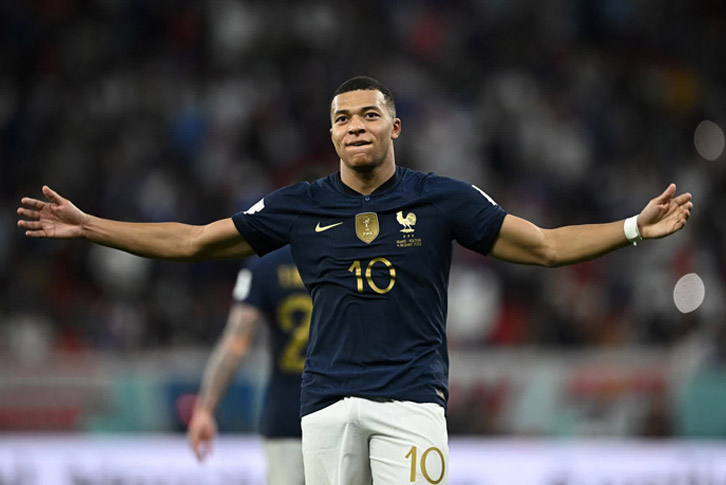 Vì sao Mbappé kín tiếng chuyện tình cảm?