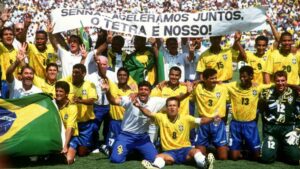 1994 – Tấm băng rôn tri ân tay đua huyền thoại Ayrton Senna