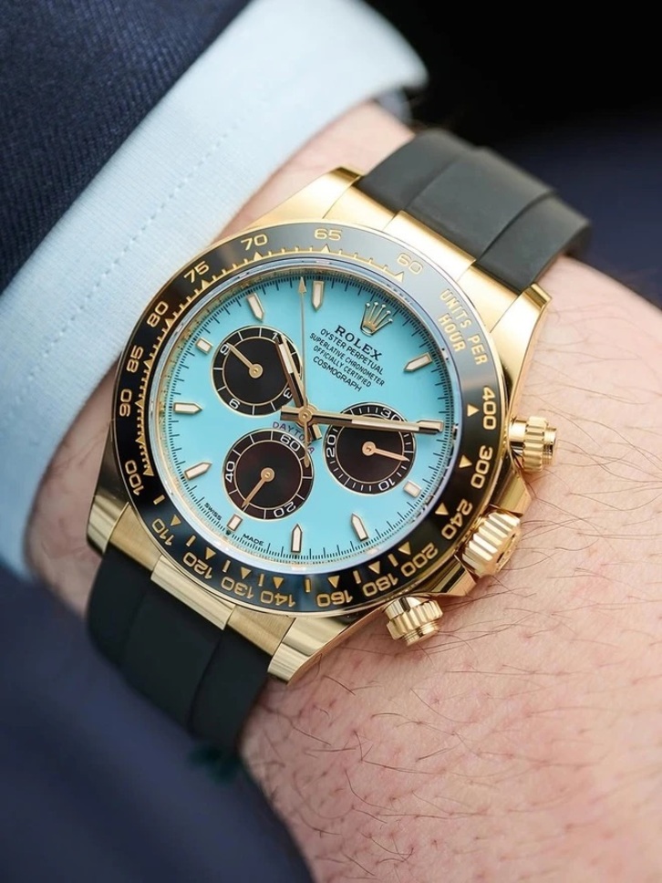 Siêu sao tennis đeo dòng Rolex nào lúc nhận cúp vô địch?