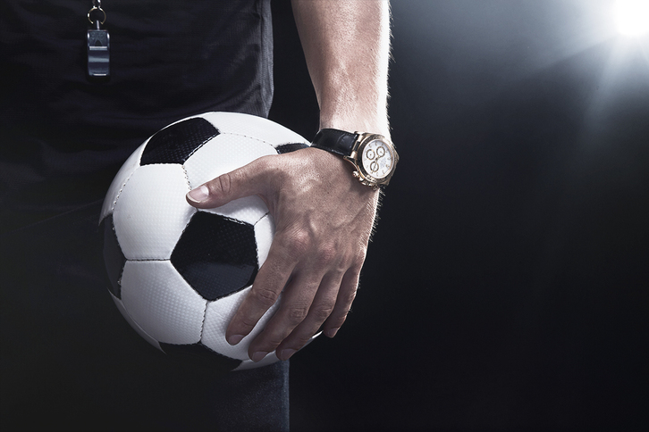 Bóc giá đồng hồ của các siêu sao bóng đá: Mbappe, De Bruyne, Salah đang đeo gì? Bóc giá đồng hồ của các siêu sao bóng đá: Mbappe, De Bruyne, Salah đang đeo gì?