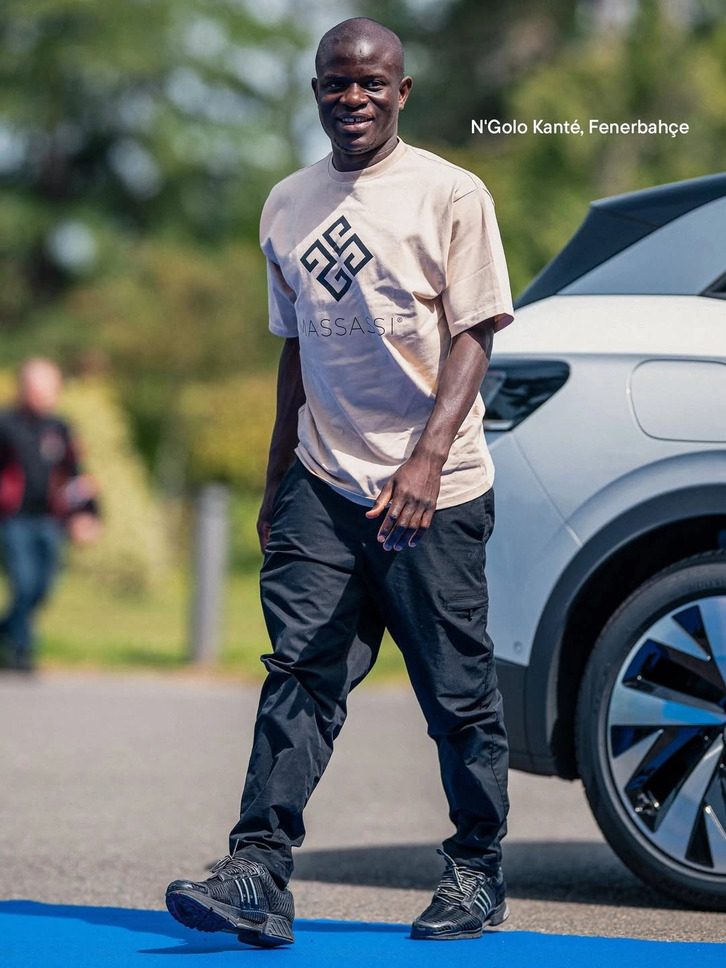 N'Golo Kanté vẫn trung thành với sự giản dị