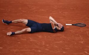 Alexander Zverev xúc động nghẹn ngào sau khi giành chiến thắng