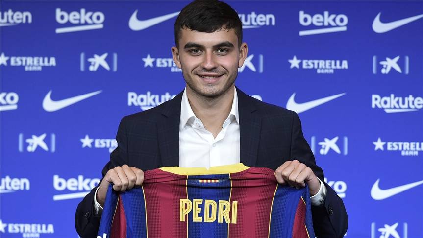 Bản hợp đồng đổi đời của gã khổng lồ xứ Catalonia