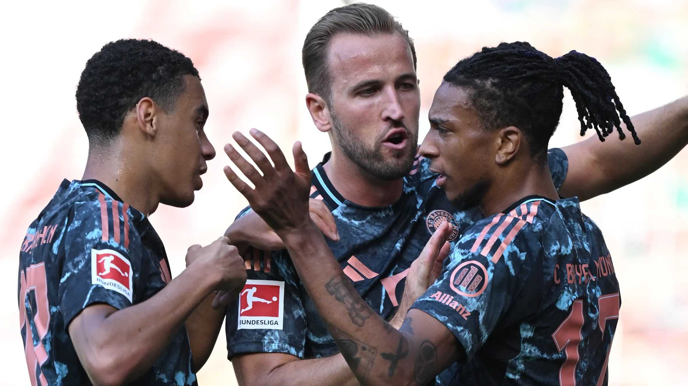 Cặp bài trùng với Jamal Musiala và bệ phóng từ Harry Kane