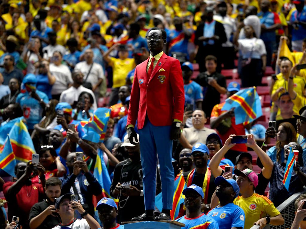 Siêu cổ động viên Lumumba của đội tuyển DR Congo