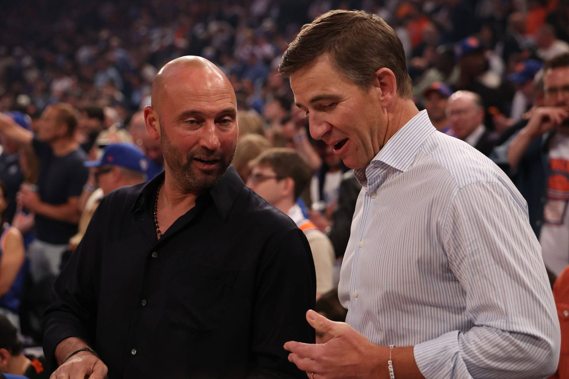  Hai huyền thoại thể thao Derek Jeter và Eli Manning dự khán trận 3