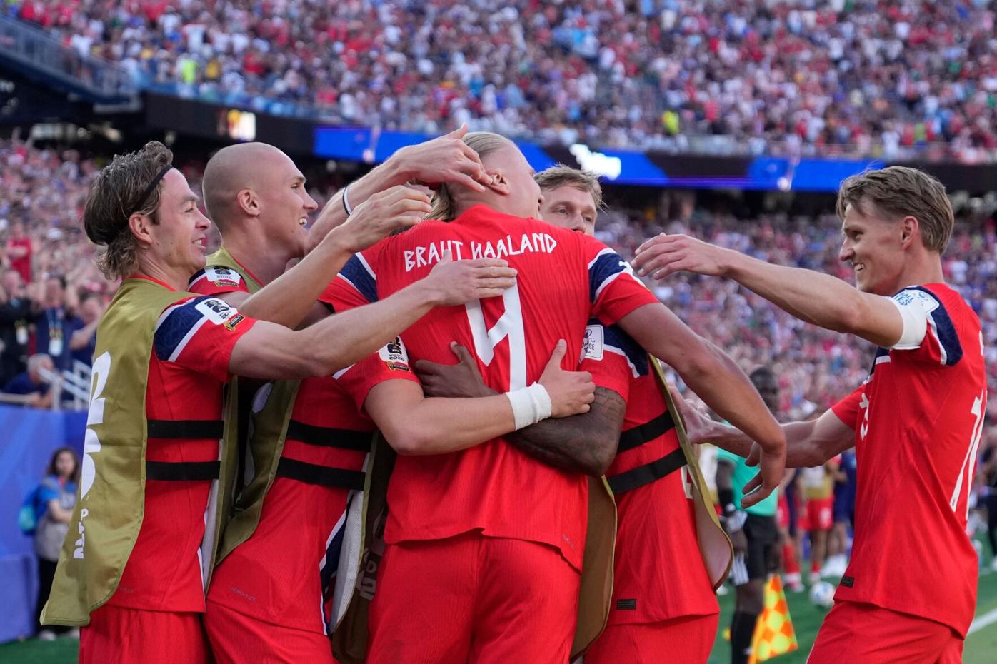 Haaland san bằng kỷ lục ghi bàn của tuyển Na Uy tại các kỳ World Cup