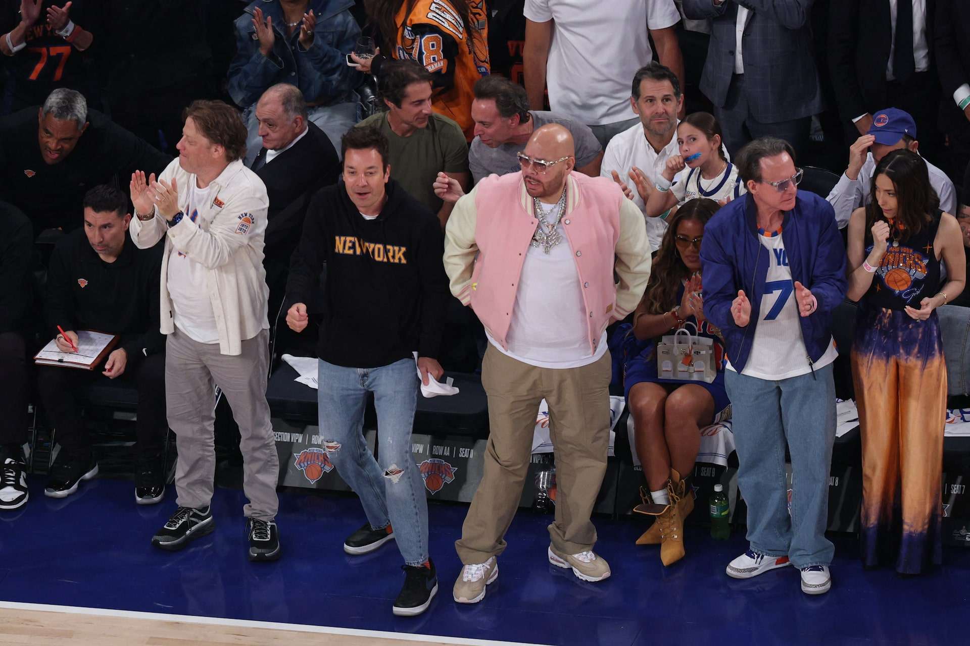 MC Jimmy Fallon và rapper Fat Joe rạng rỡ tại trận 4 NBA Finals