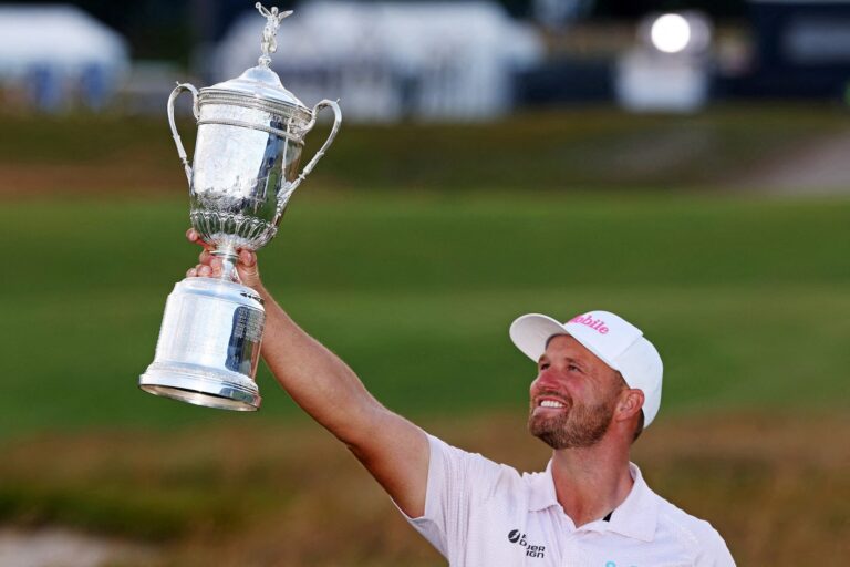 Wyndham Clark đăng quang US Open 2026 sau màn rượt đuổi nghẹt thở Wyndham Clark đăng quang US Open 2026 sau màn rượt đuổi nghẹt thở