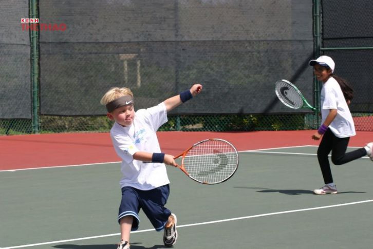 Cách chọn vợt tennis cho trẻ em