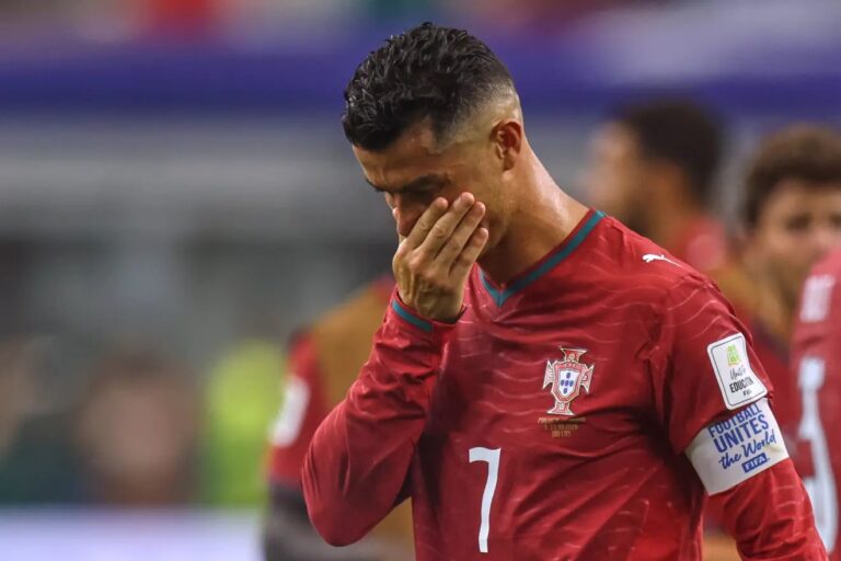 Cristiano Ronaldo không còn đảm bảo suất đá chính dưới thời tân HLV Jorge Jesus