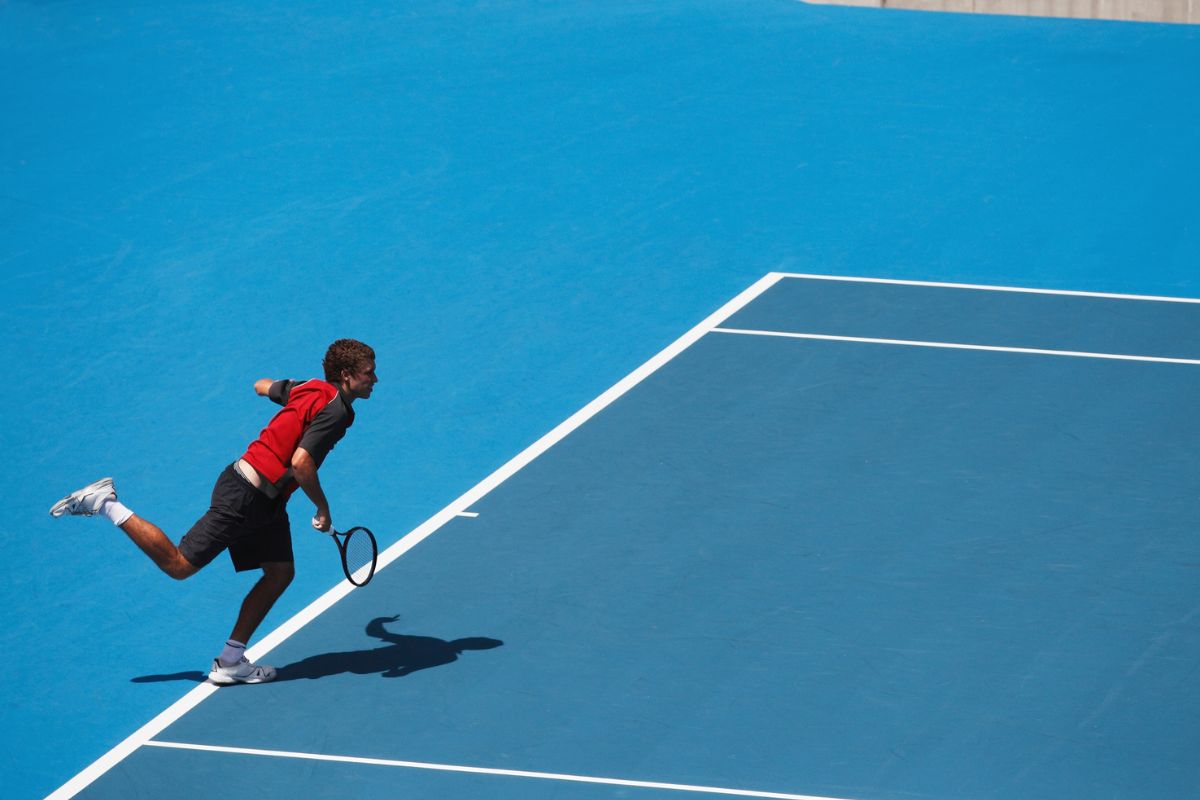 Kỹ thuật di chuyển trên sân tennis