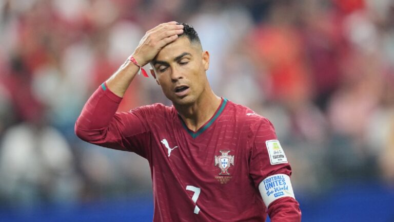Cay đắng Ronaldo tuổi 41: 90 phút vô hại và đòn kết liễu từ dự bị Tây Ban Nha