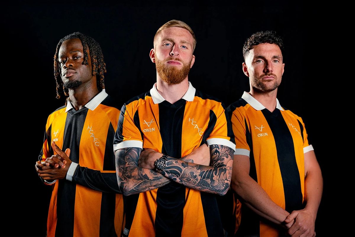 Áo đấu Ngoại hạng Anh Hull City sân nhà sọc cam đen cổ điển