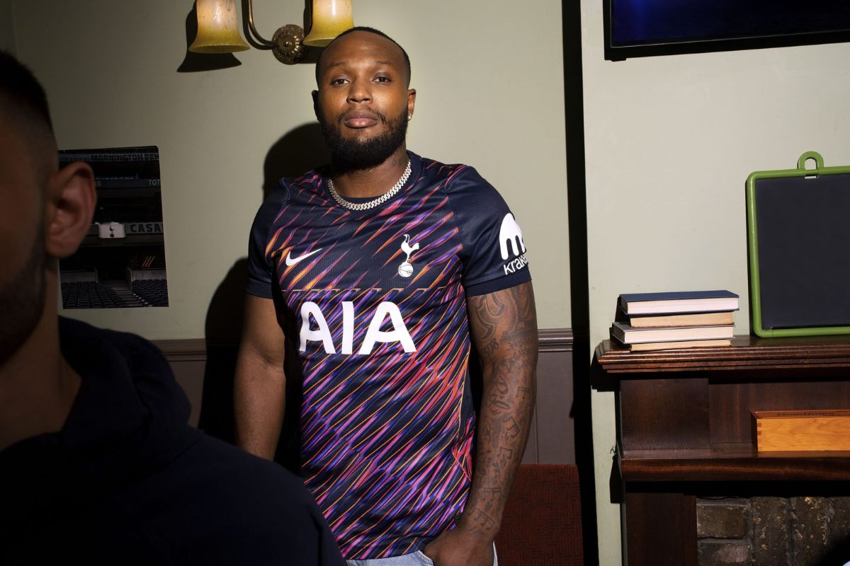 Áo đấu Ngoại hạng Anh Tottenham Hotspur sân khách họa tiết đa sắc hiện đại