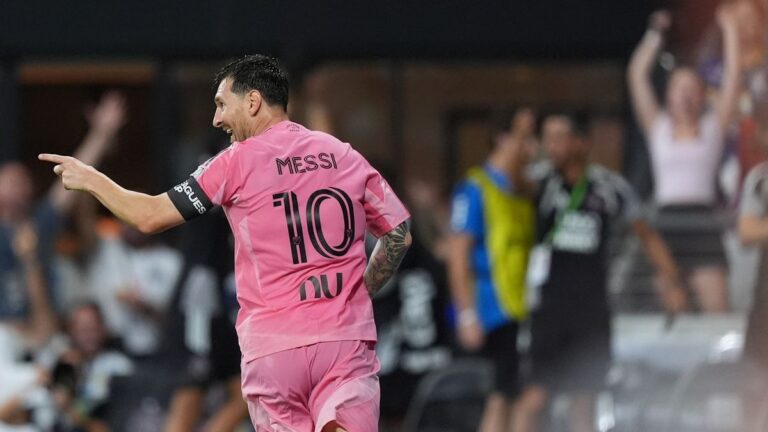 Lionel Messi lập kỷ lục ghi bàn tại Leagues Cup giúp Inter Miami thắng đậm Lionel Messi lập kỷ lục ghi bàn tại Leagues Cup
