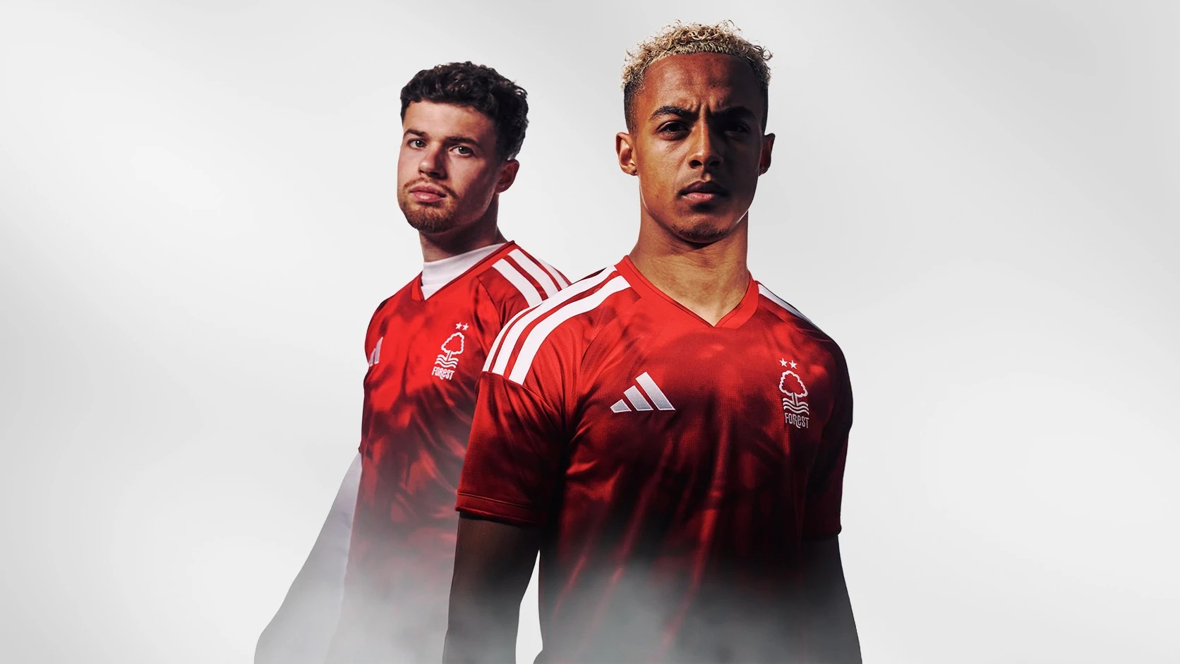 Trang phục thi đấu Ngoại hạng Anh Nottingham Forest sân nhà hiệu ứng sương mù loang lổ