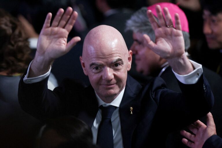 Làn sóng giận dữ toàn cầu: UEFA, Concacaf và AFC ép Chủ tịch FIFA Gianni Infantino từ chức UEFA, Concacaf và AFC ép Chủ tịch FIFA Gianni Infantino từ chức