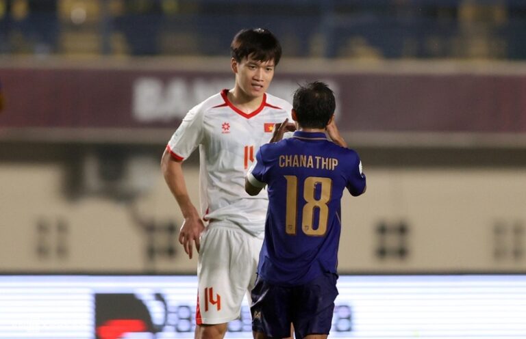 CĐV Thái Lan mỉa mai đội nhà: “Thắng Việt Nam 2-0 không có gì đáng tự hào” CĐV Thái Lan mỉa mai đội nhà: "Thắng Việt Nam 2-0 không có gì đáng tự hào"