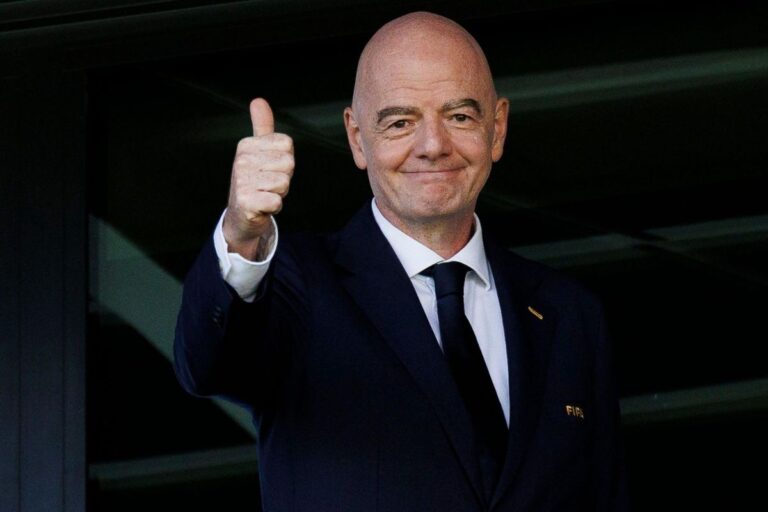 Liệu có ai ngăn nổi Infantino? Chủ tịch FIFA tự tin tái đắc cử sau chuỗi biến cố Chủ tịch FIFA tự tin tái đắc cử sau chuỗi biến cố