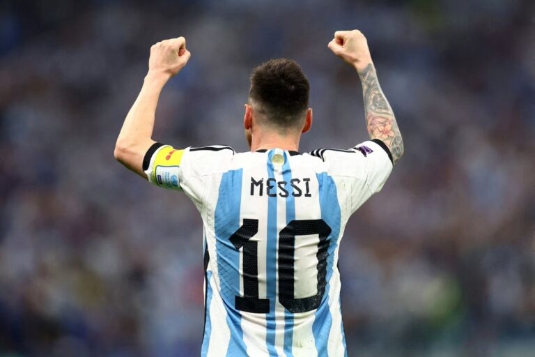 Lionel Messi chính thức chia tay đội tuyển Argentina