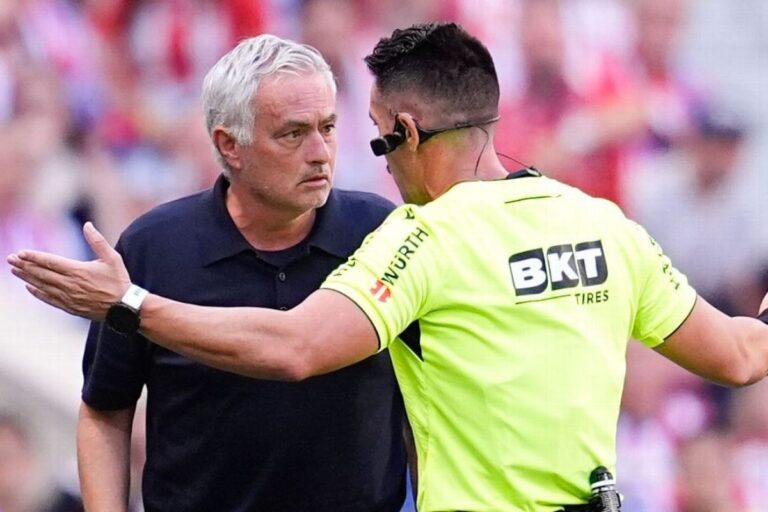 Mourinho chỉ trích trọng tài sau thất bại ở derby Madrid; Arsenal thua thảm trước Brighton 0-3 Mourinho chỉ trích trọng tài sau thất bại ở derby Madrid; Arsenal thua thảm trước Brighton 0-3