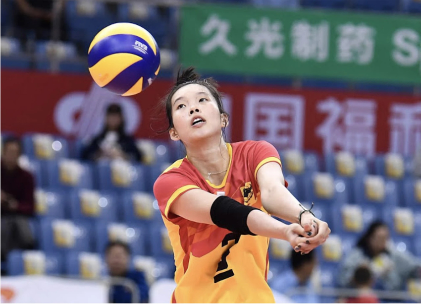 Quy định về chạm bóng trong bóng chuyền 
