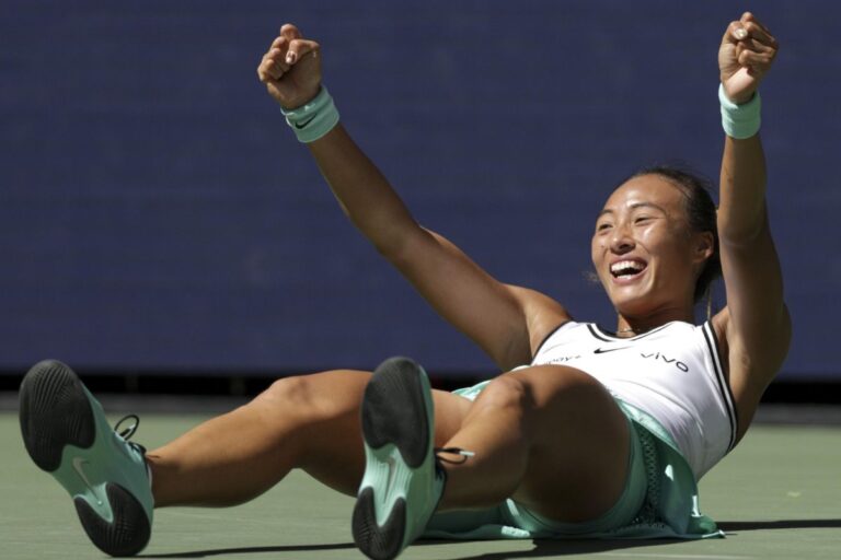 Zheng Qinwen tạo địa chấn tại US Open 2026: Đánh bại Iga Swiatek sau màn lội ngược dòng thần kỳ Zheng Qinwen tạo địa chấn tại US Open 2026: Đánh bại Iga Swiatek