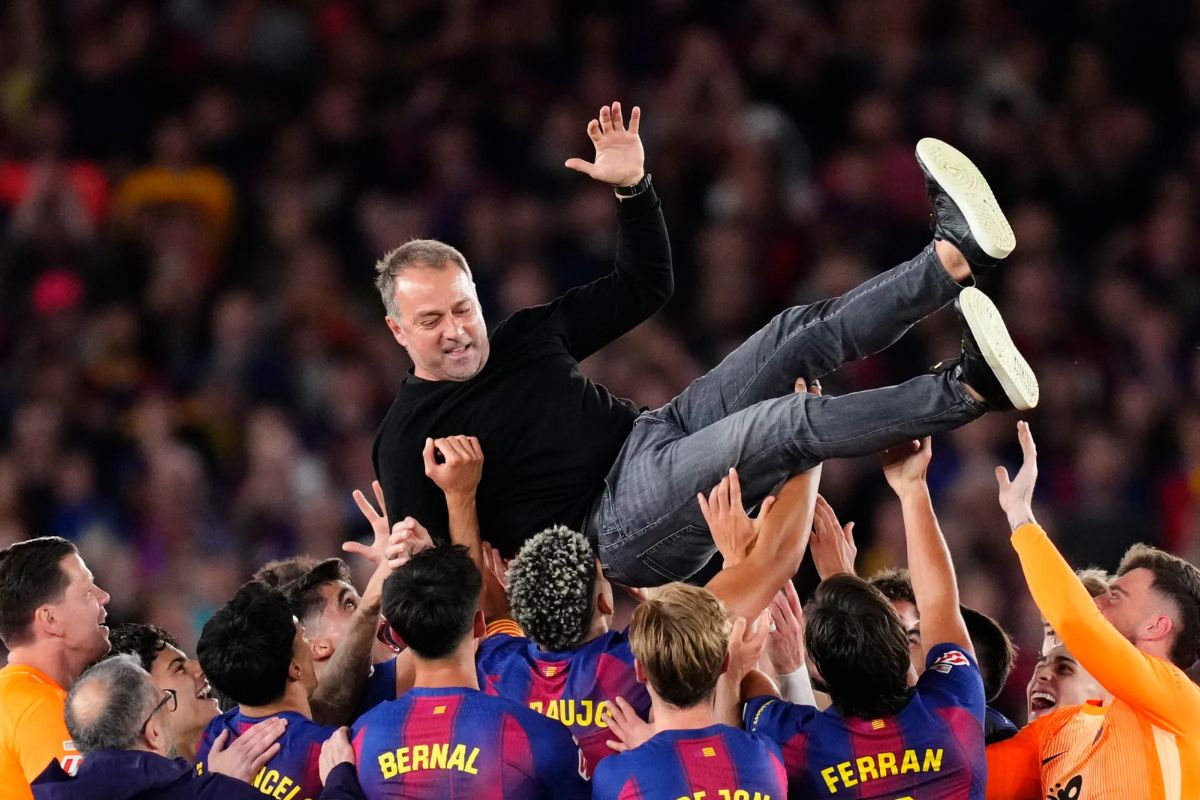 Barcelona bùng nổ kỷ lục cùng phong cách dội bom của Hansi Flick