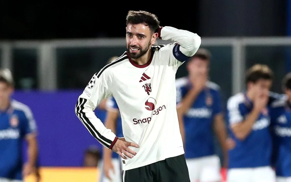 Bruno Fernandes công khai bật Carrick