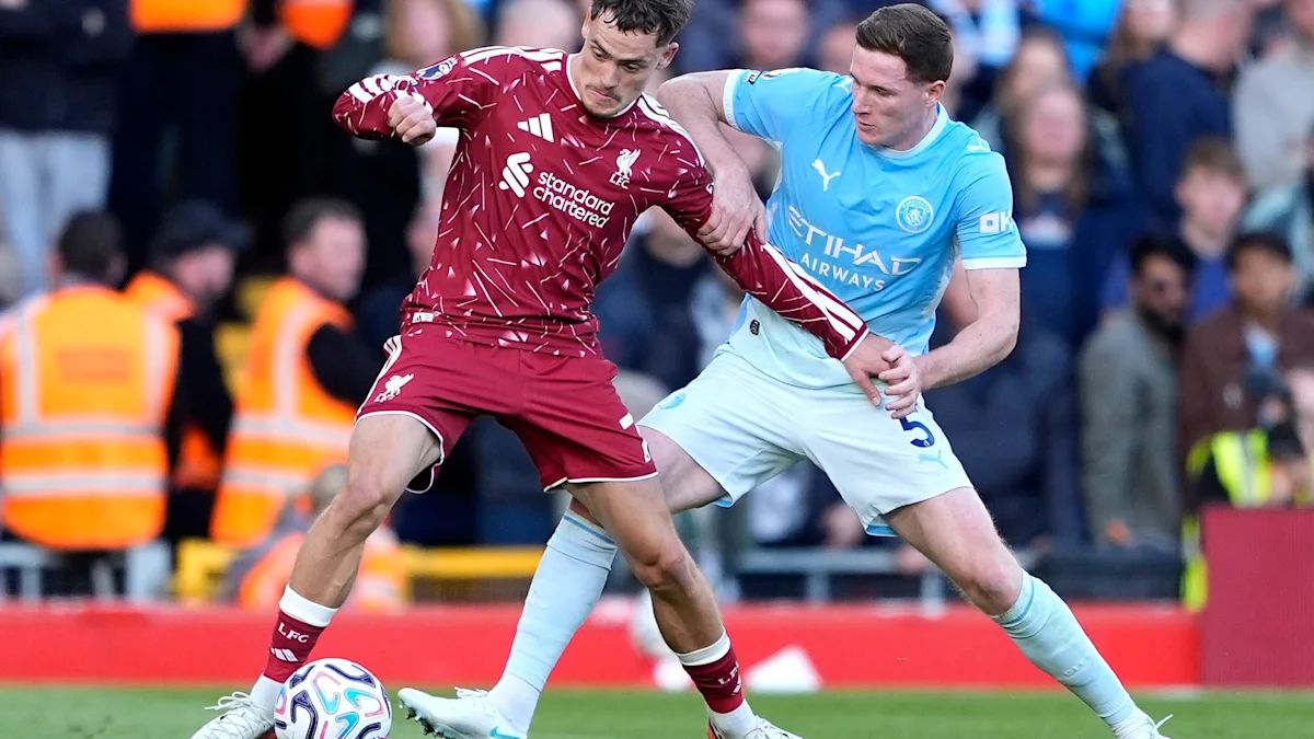 Elliot Anderson làm lu mờ Florian Wirtz trong cuộc đại chiến tại Anfield