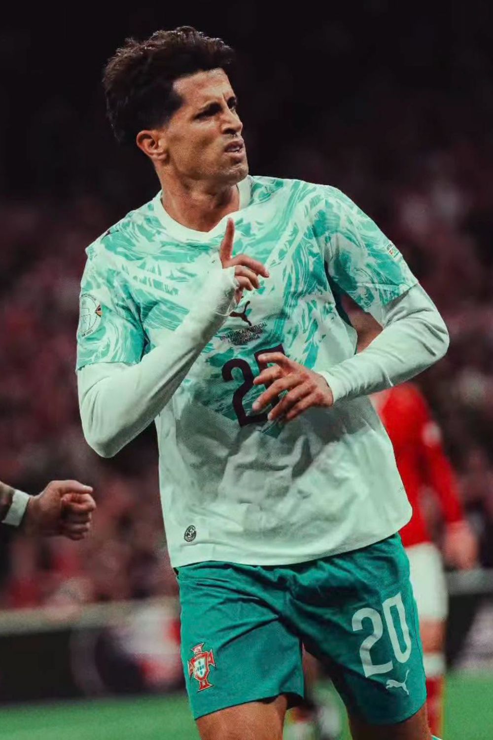 João Cancelo giúp Bồ Đào Nha gỡ hòa 1-1